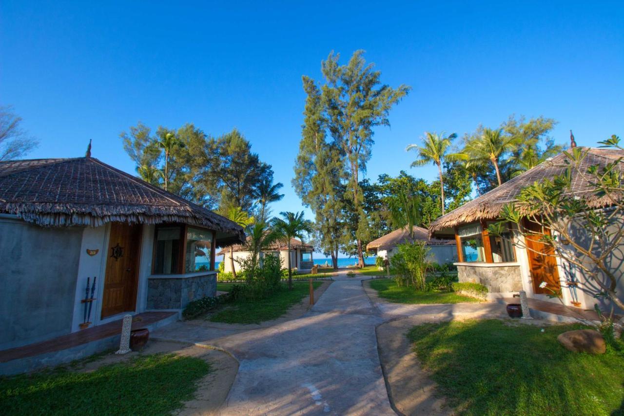 Pristine Mermaid Resort Нгапали Экстерьер фото